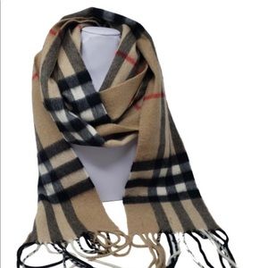 🛑SOLD🛑Gorgeous Iconic Burberry Cashmere Scarf